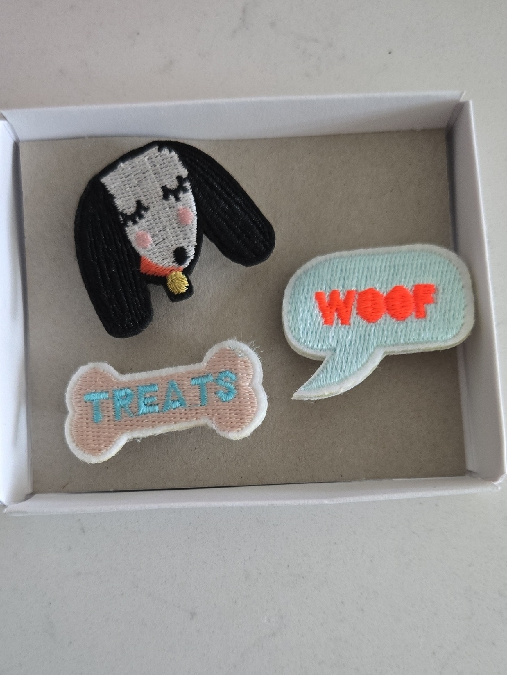 New In Box Never Used Dog Brooch Set 3x Embroidered Pet Pin Brooch Set